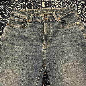 AE mom jeans size 6 regular